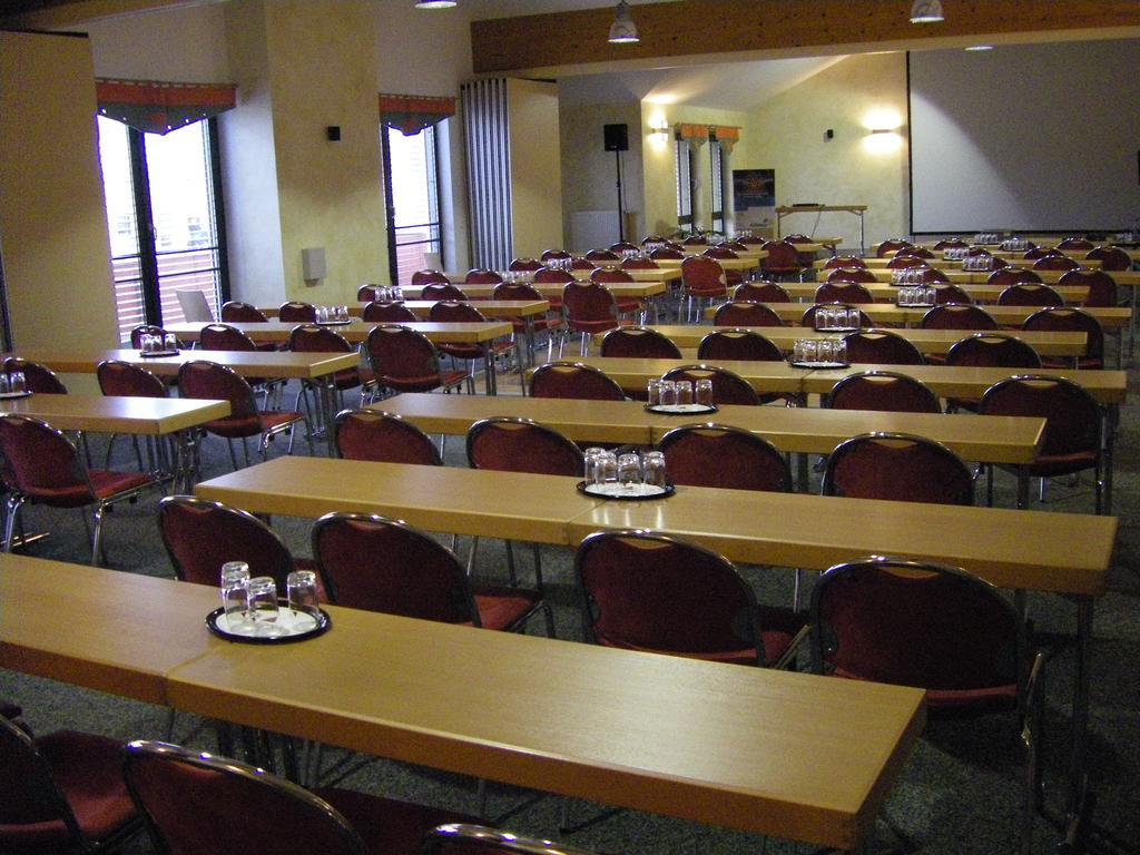 Euroville Jugend- Und Sporthotel Naumburg  Exterior foto
