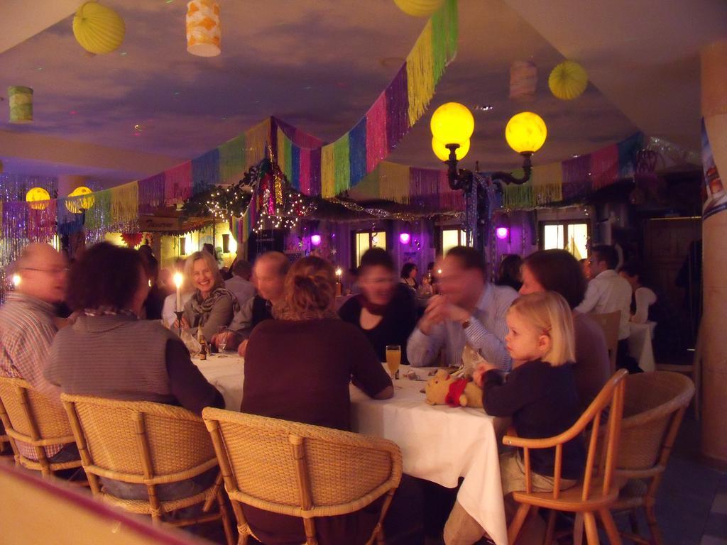 Euroville Jugend- Und Sporthotel Naumburg  Exterior foto